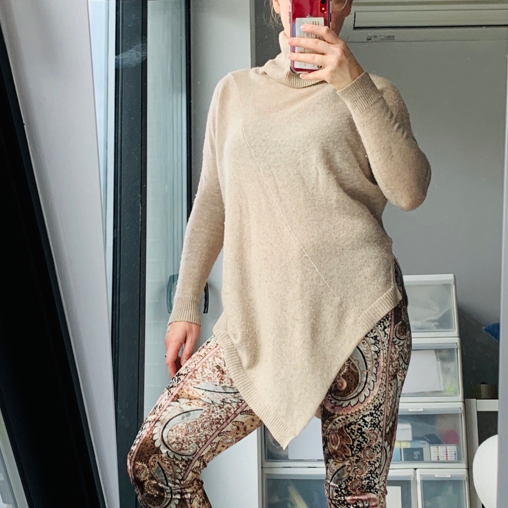 360Sweater Cashmere Hi-Lo Turtle Neck Tan Sweater - Picture 8 of 11